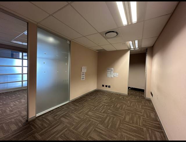 187.10M² OFFICE TO LET IN HIGHVELD